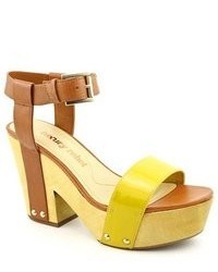 Luxury Rebel Fern Yellow Patent Leather Platforms Sandals Shoes