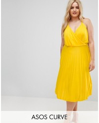 https://cdn.lookastic.com/yellow-pleated-midi-dress/curve-curve-blouson-wrap-midi-dress-with-pleated-skirt-medium-4420984.jpg