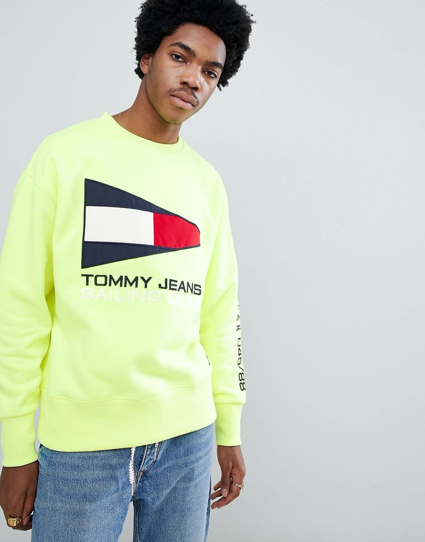 TRUE stribet Vil ikke Tommy Jeans 90s Sailing Capsule Flag Logo Crew Neck Sweatshirt In Neon  Yellow, $82 | Asos | Lookastic